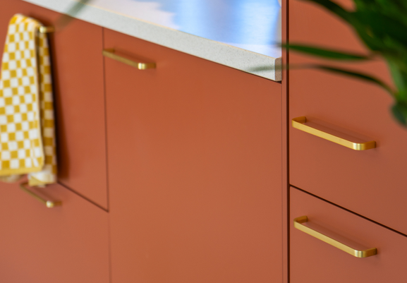 Cuisine Ikea ou Leroy Merlin couleur ocre lubéron