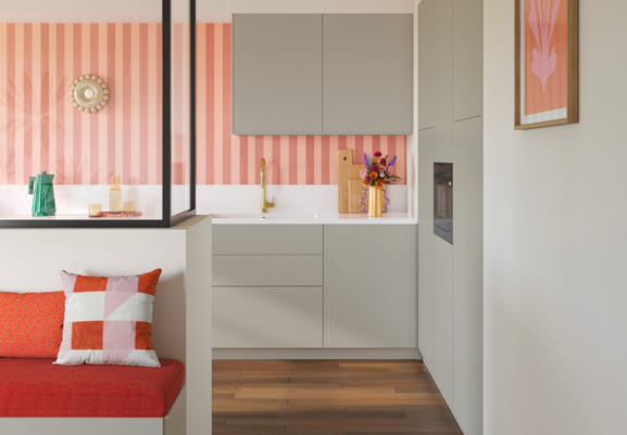 Spécialiste du relooking pour les cuisines Ikea ou Leroy Merlin